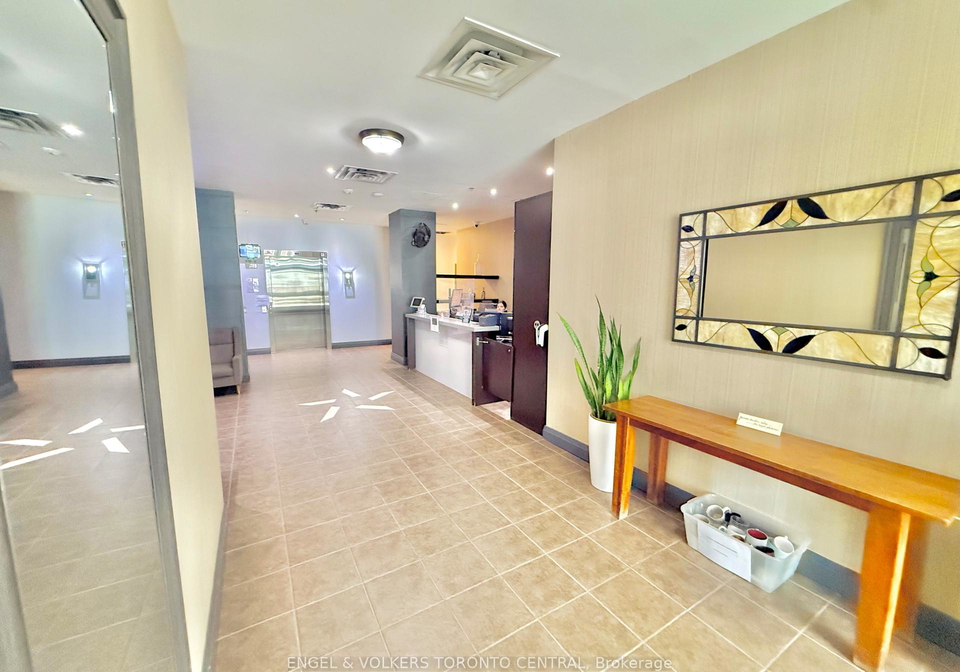 225-wellesley-street-e-toronto-ontario-c12353574