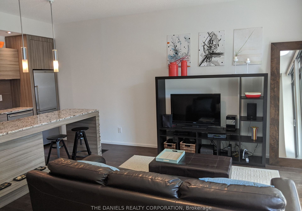 8-charlotte-street-w-toronto-ontario-c12353928