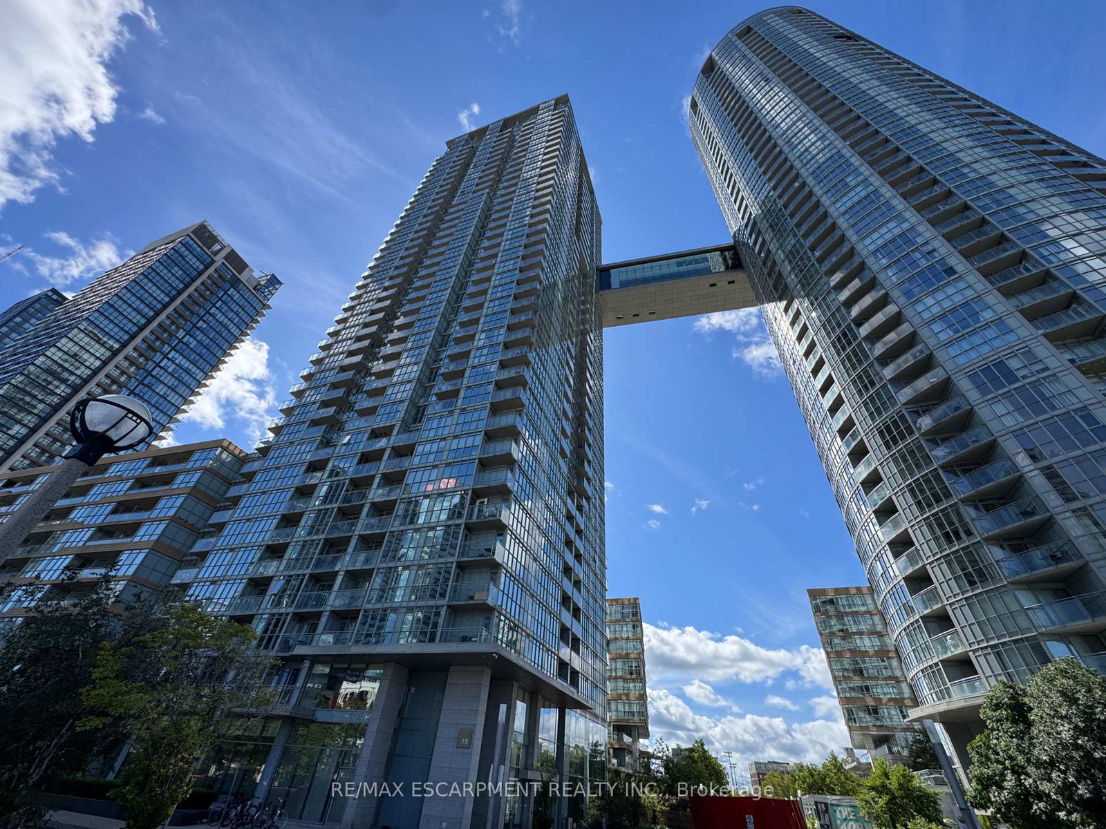 15-iceboat-terrace-toronto-ontario-c12353936
