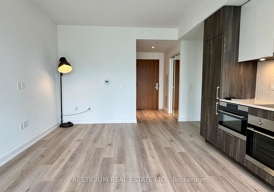 15-queens-quay-e-toronto-ontario-c12354014