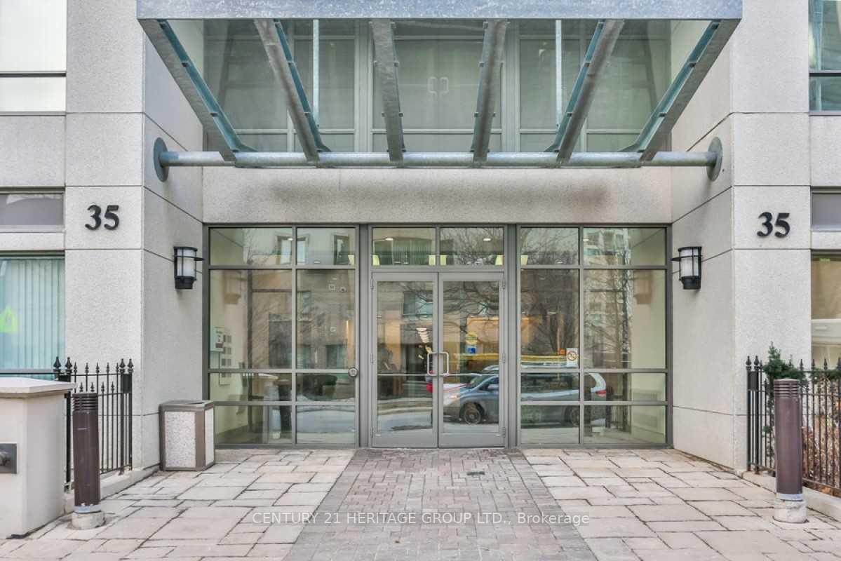 35-hollywood-avenue-north-york-ontario-c12354026