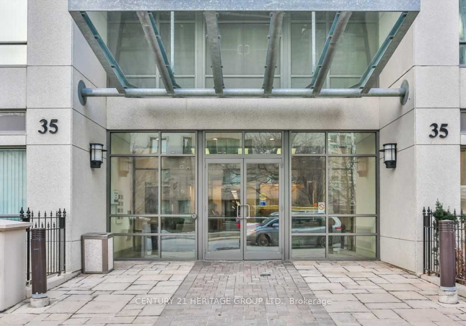 35-hollywood-avenue-north-york-ontario-c12354026