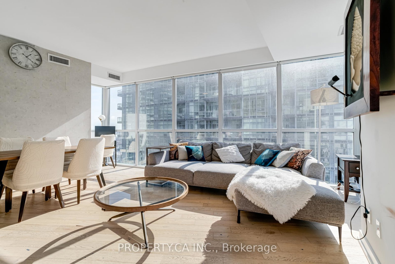 20-bruyeres-mews-toronto-ontario-c12354339