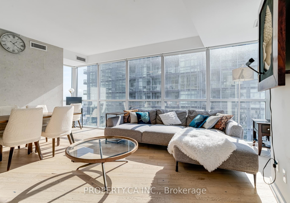20-bruyeres-mews-toronto-ontario-c12354339
