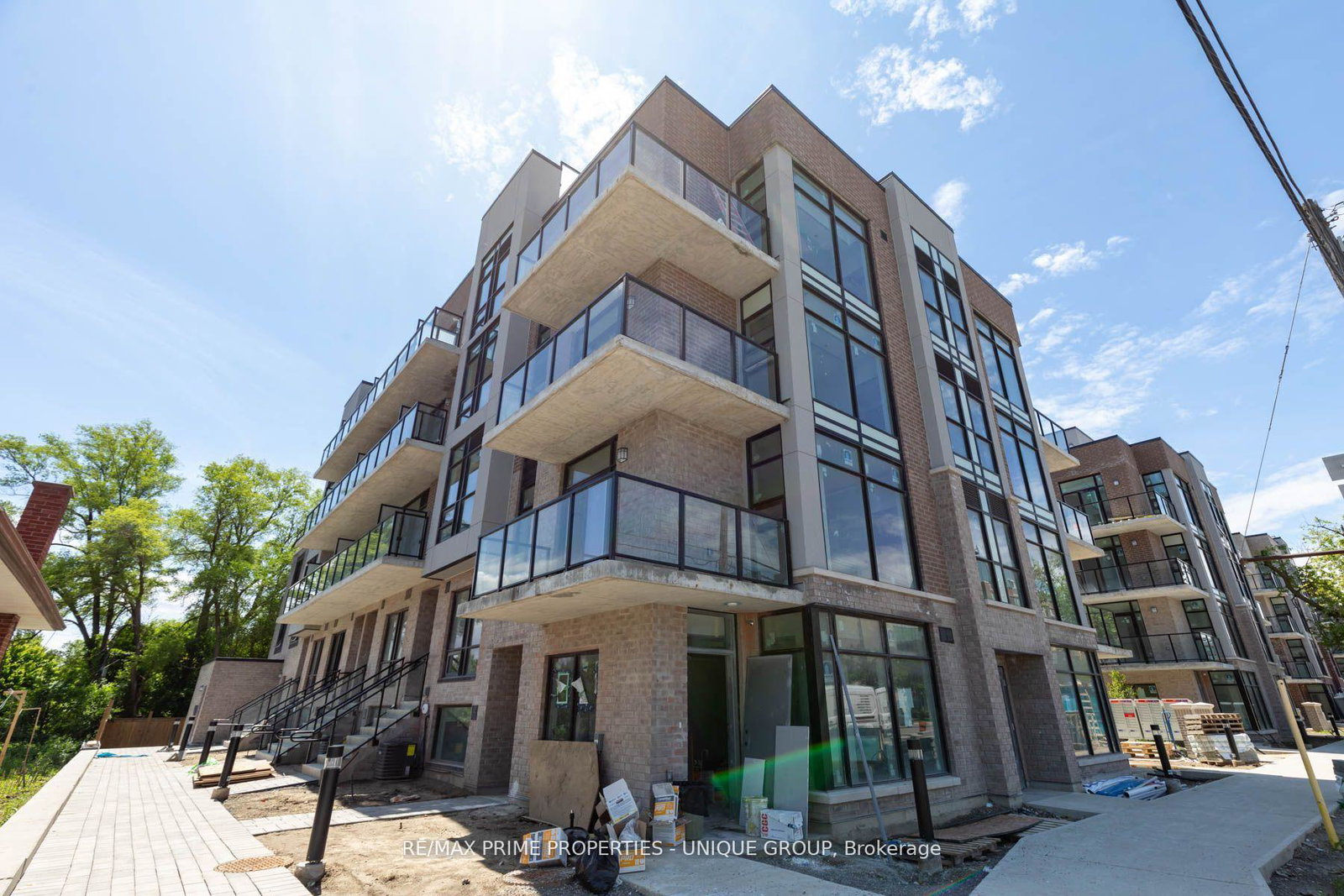 851-sheppard-avenue-w-toronto-ontario-c12354363