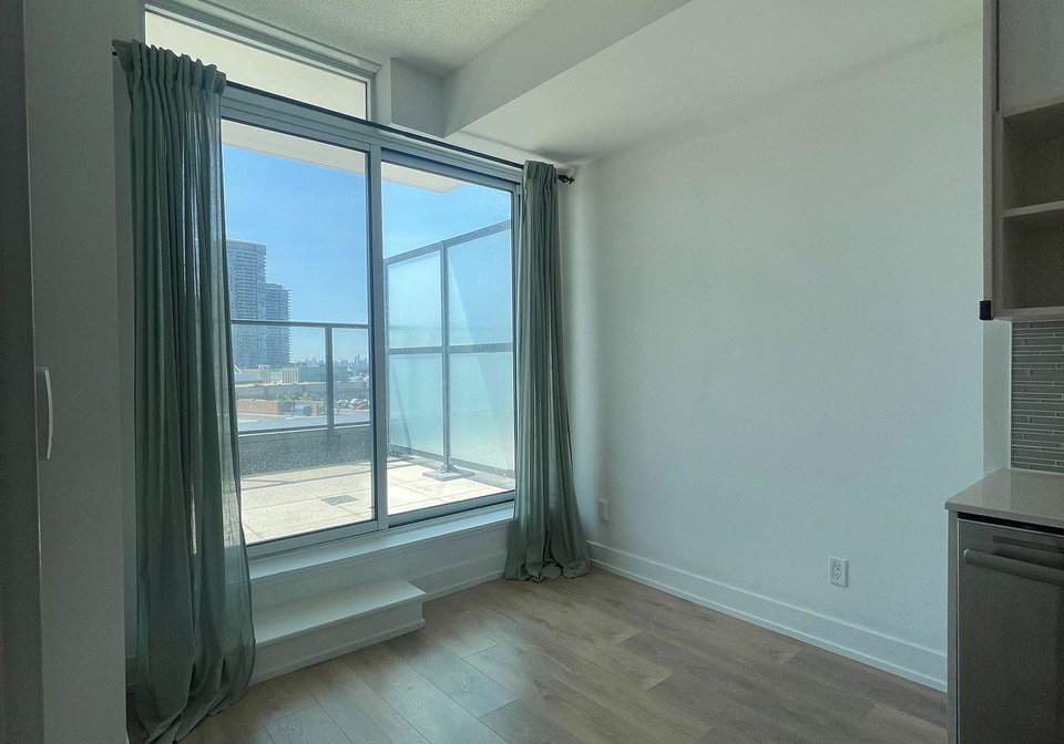 128-fairview-mall-drive-north-york-ontario-c12354422