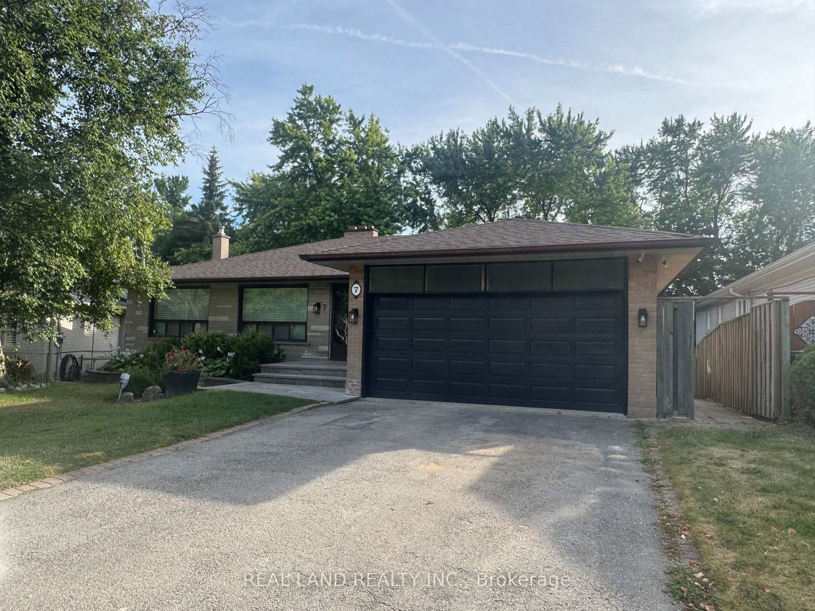7-warlock-crescent-north-york-ontario-c12354675