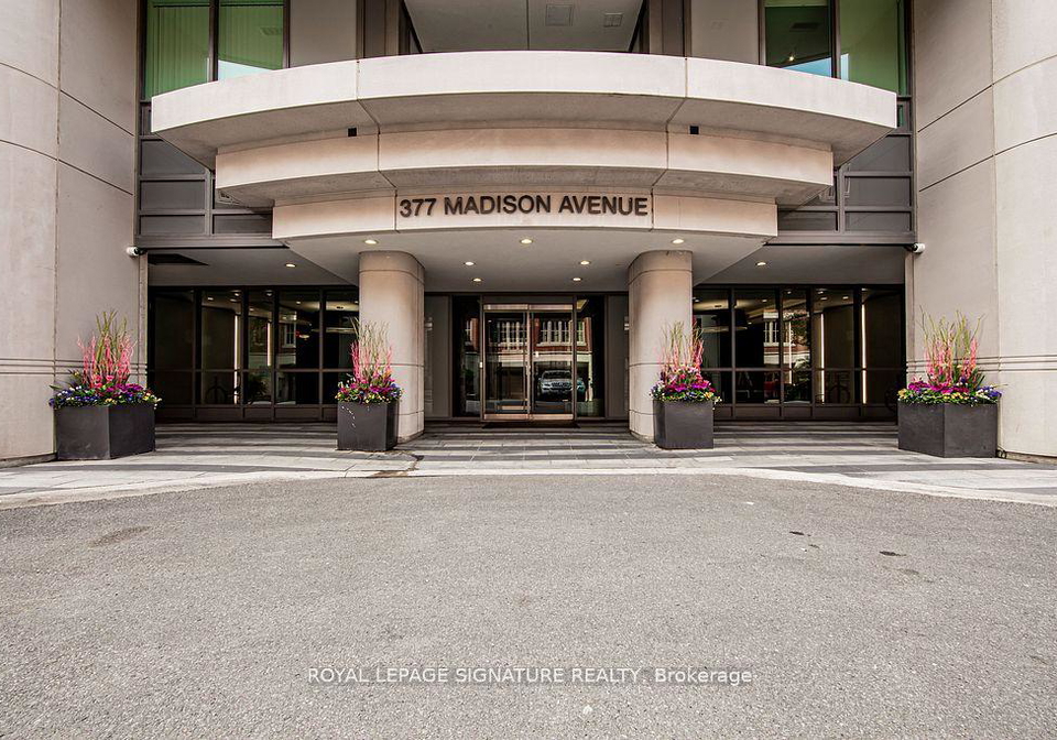 377-madison-avenue-toronto-ontario-c12354737
