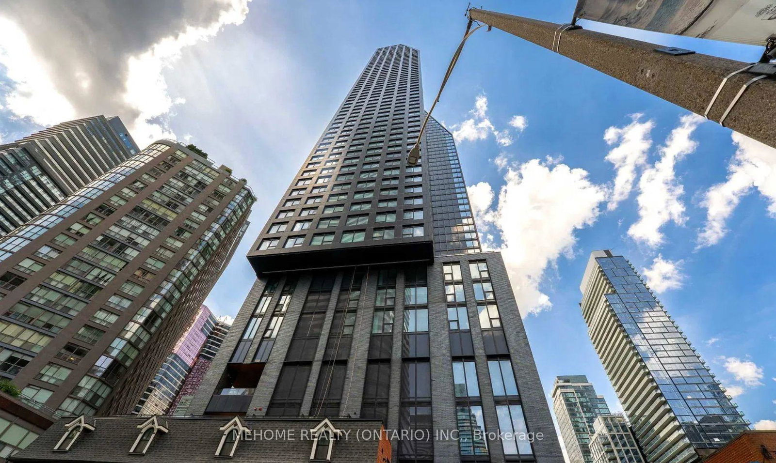 8-wellesley-street-e-toronto-ontario-c12354880