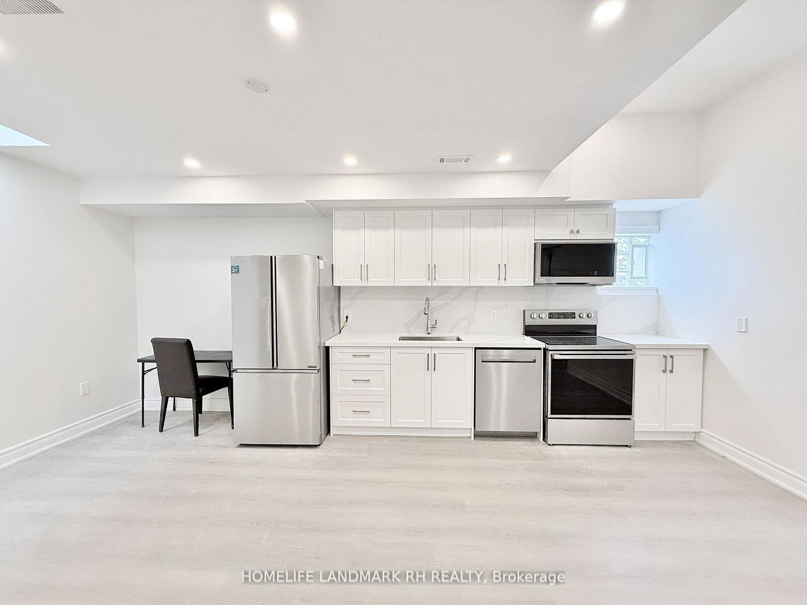 414-dundas-street-w-toronto-ontario-c12354932