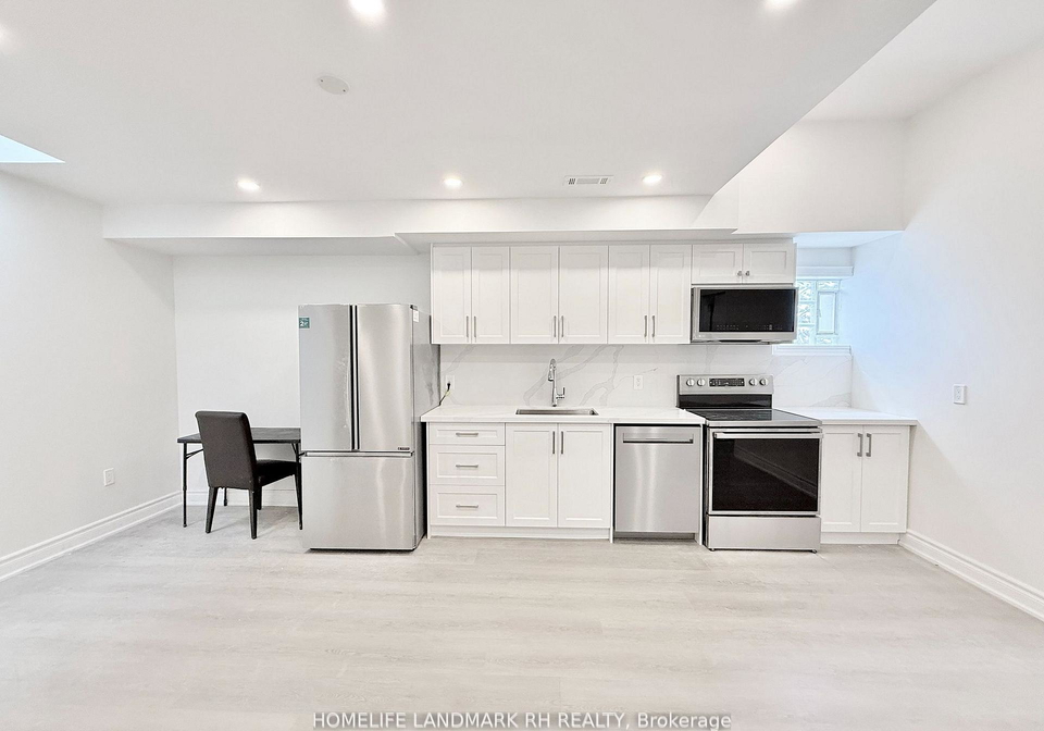 414-dundas-street-w-toronto-ontario-c12354932