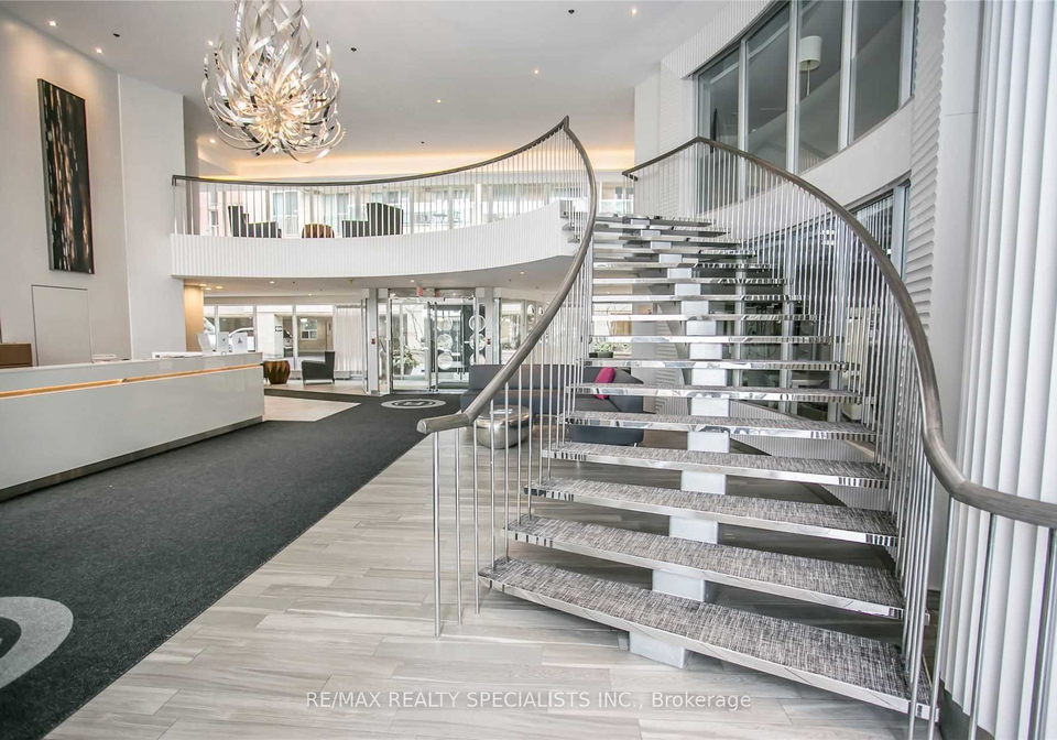 323-richmond-street-toronto-ontario-c12355524