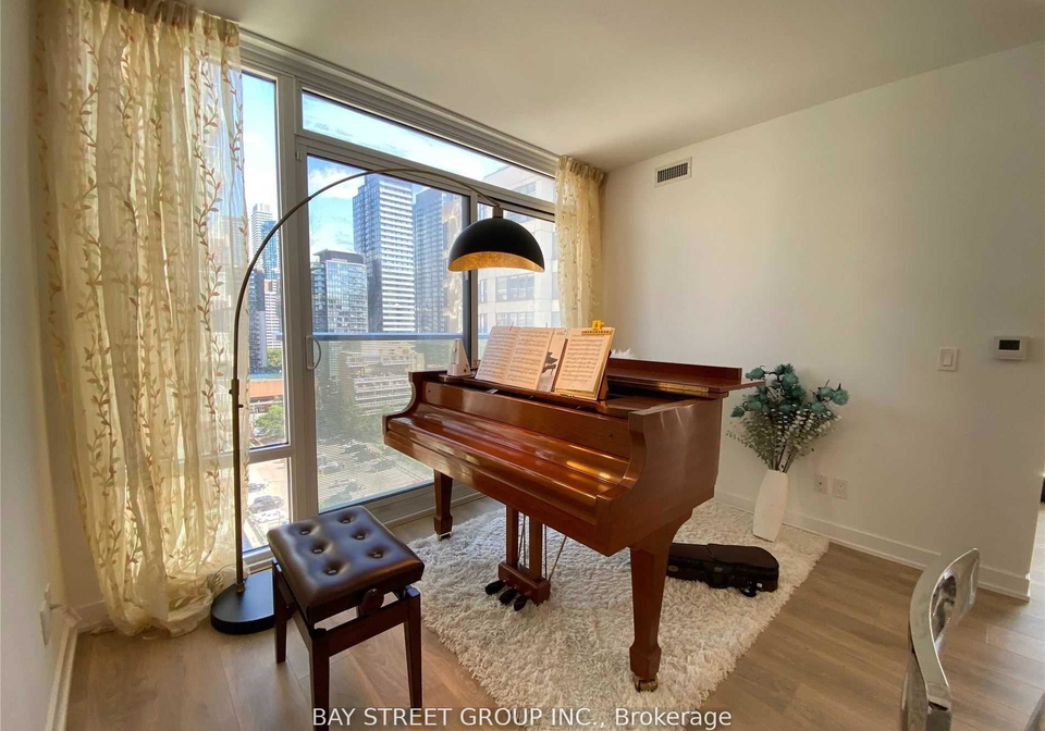 501-yonge-street-toronto-ontario-c12355642