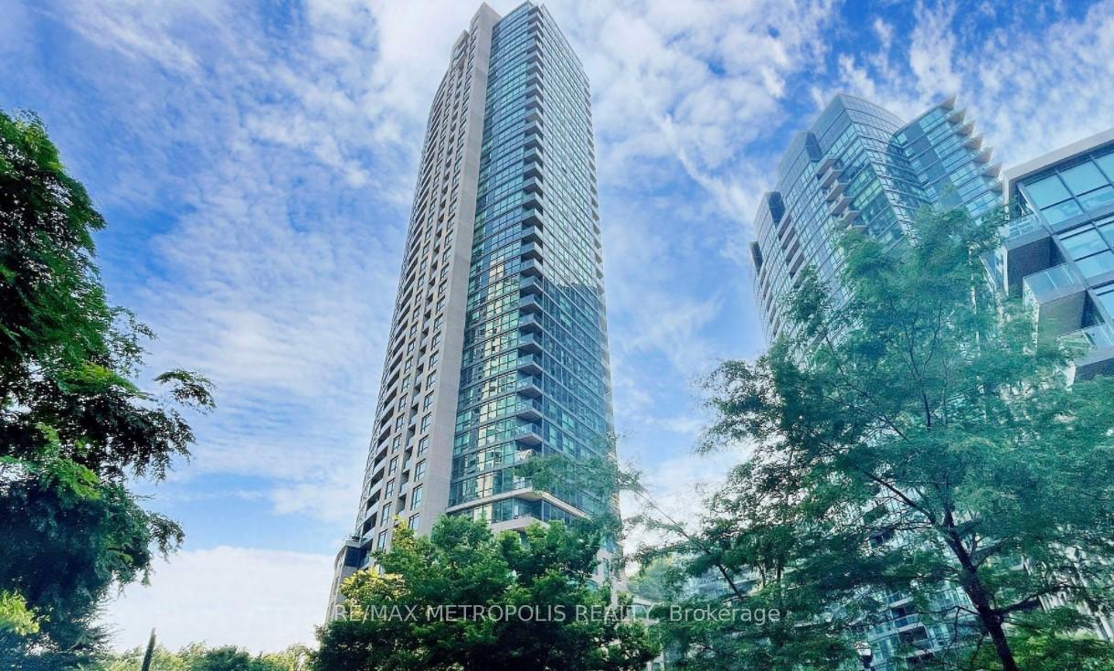 219-fort-york-boulevard-toronto-ontario-c12355969