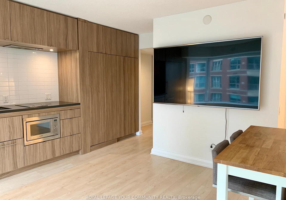 155-yorkville-avenue-toronto-ontario-c12356050