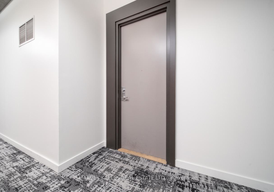 60-bathurst-street-toronto-ontario-c12356092