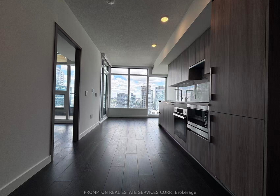 1-concord-cityplace-way-toronto-ontario-c12356283