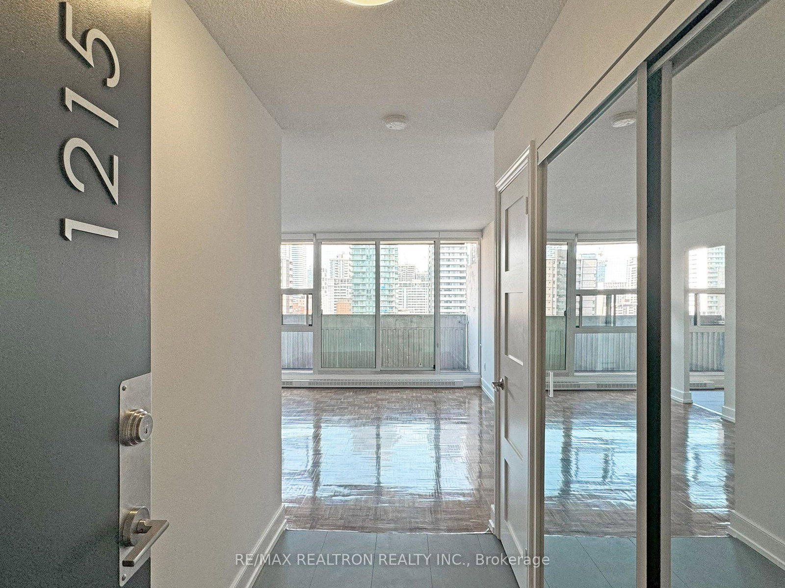33-isabella-street-toronto-ontario-c12356324