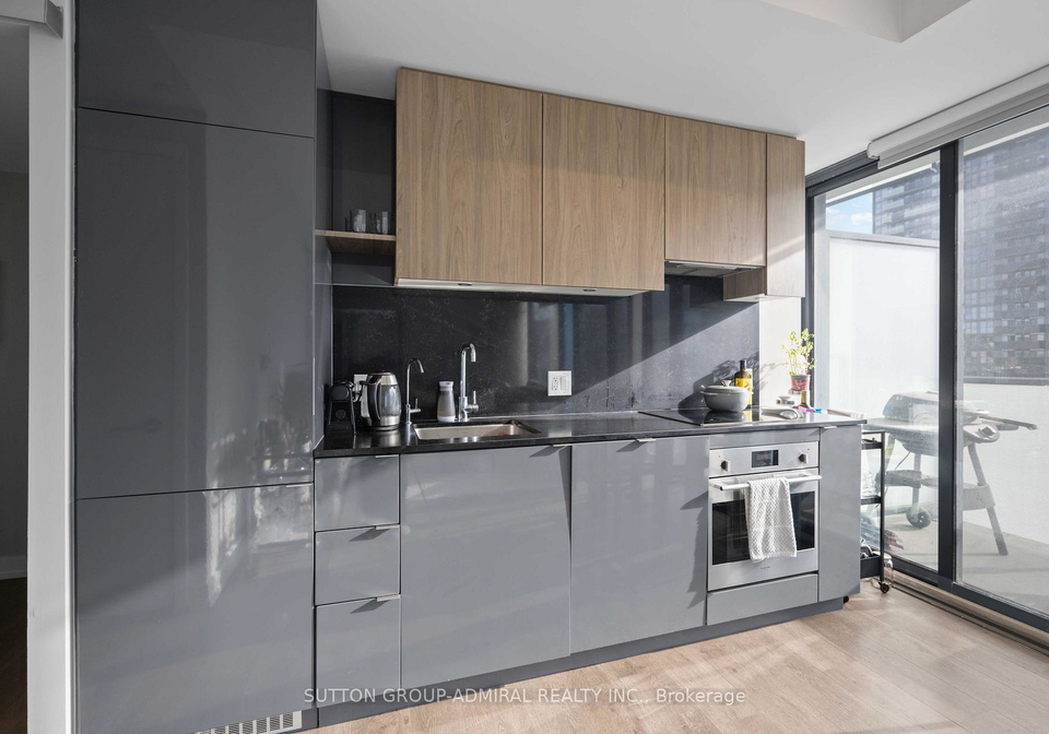 161-roehampton-avenue-toronto-ontario-c12356667