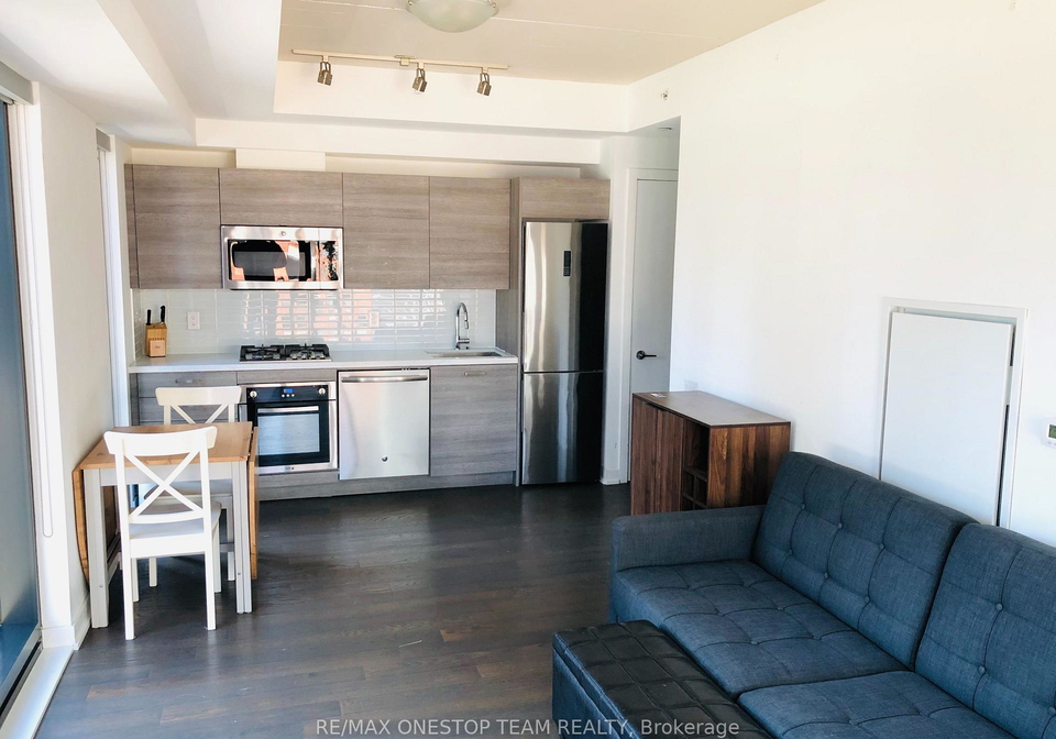11-charlotte-street-toronto-ontario-c12356698