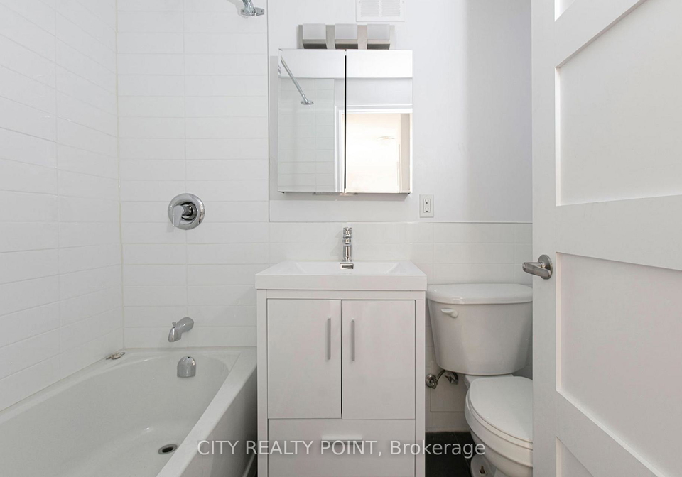 95-lawton-boulevard-toronto-ontario-c12357104