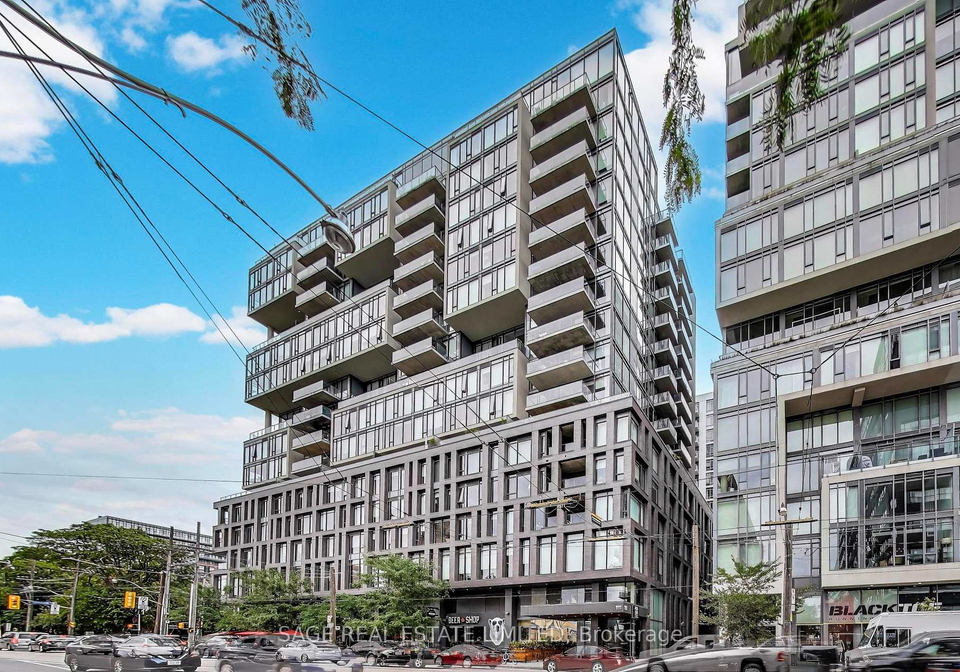 111-bathurst-street-n-toronto-ontario-c12357245