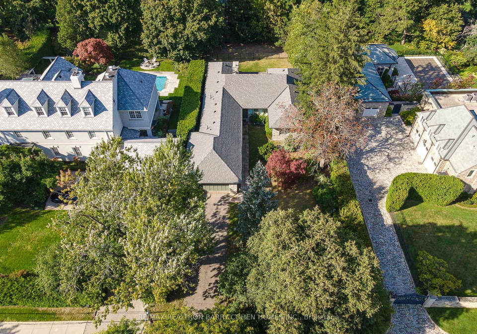 160-teddington-park-avenue-toronto-ontario-c12357737