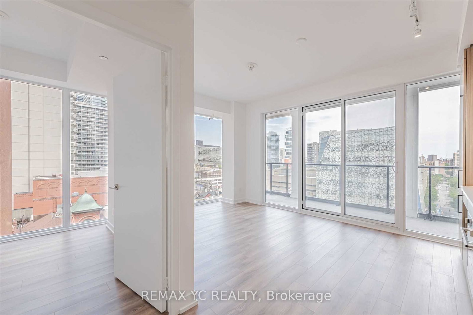 20-edward-street-toronto-ontario-c12358229