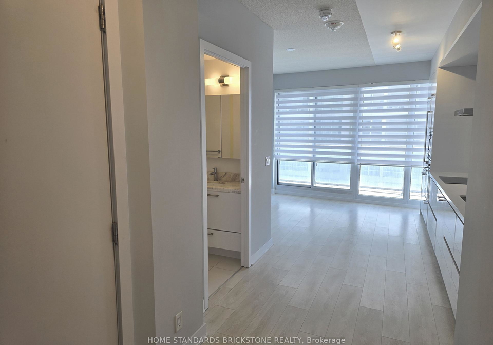 2221-yonge-street-toronto-ontario-c12358242
