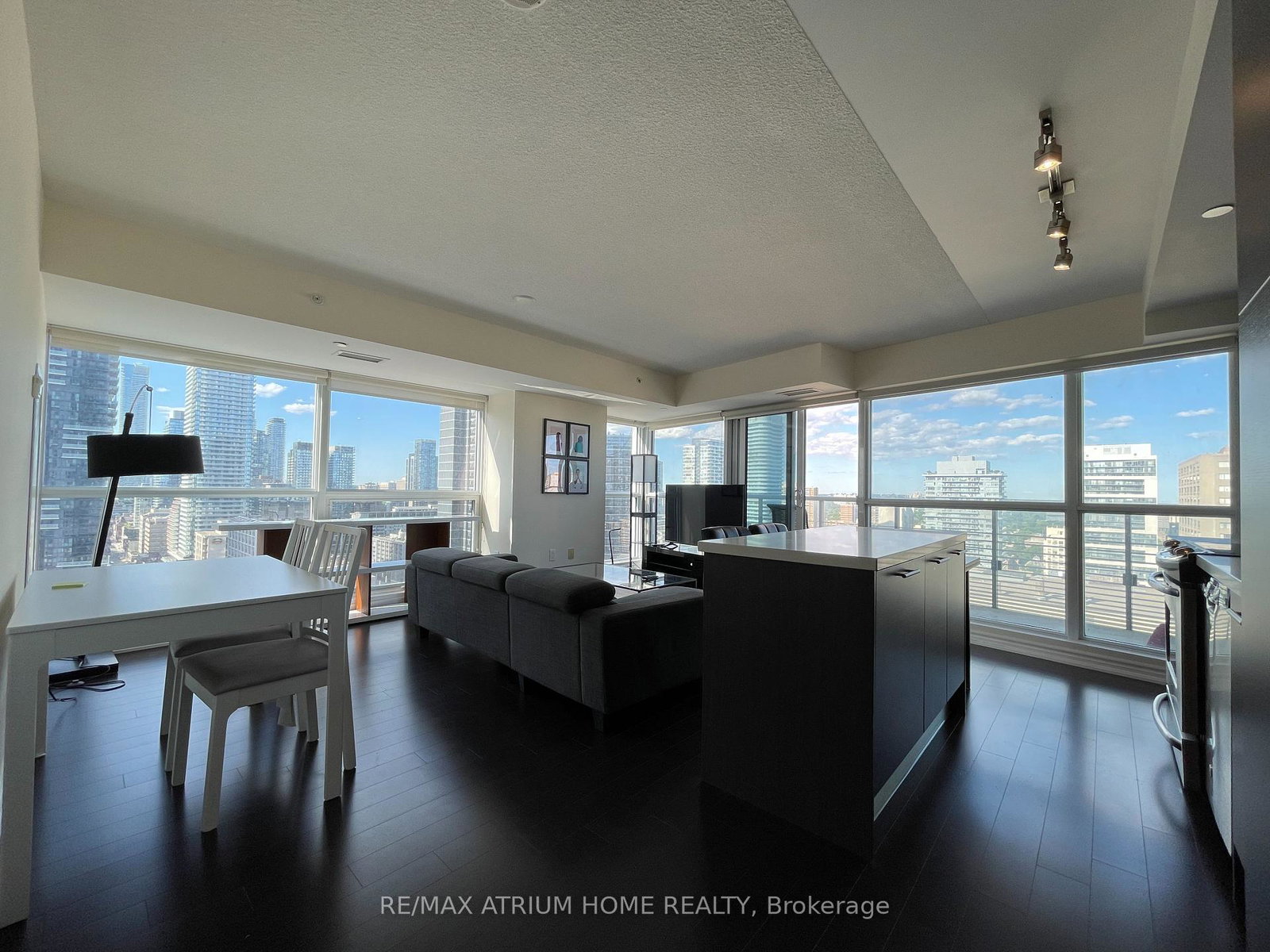 386-yonge-street-toronto-ontario-c12358291