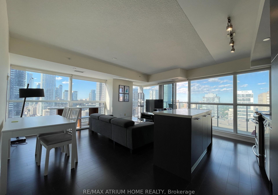 386-yonge-street-toronto-ontario-c12358291