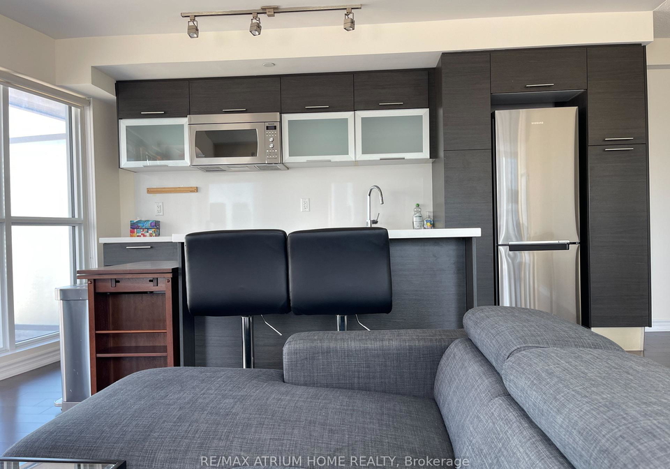 386-yonge-street-toronto-ontario-c12358291