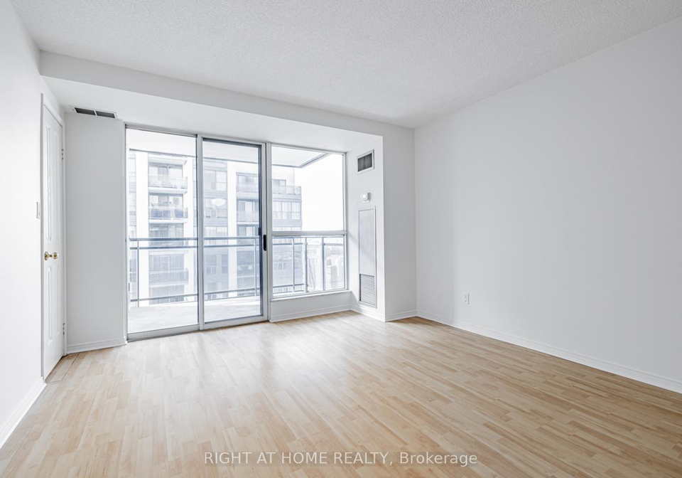 28-hollywood-avenue-north-york-ontario-c12358664