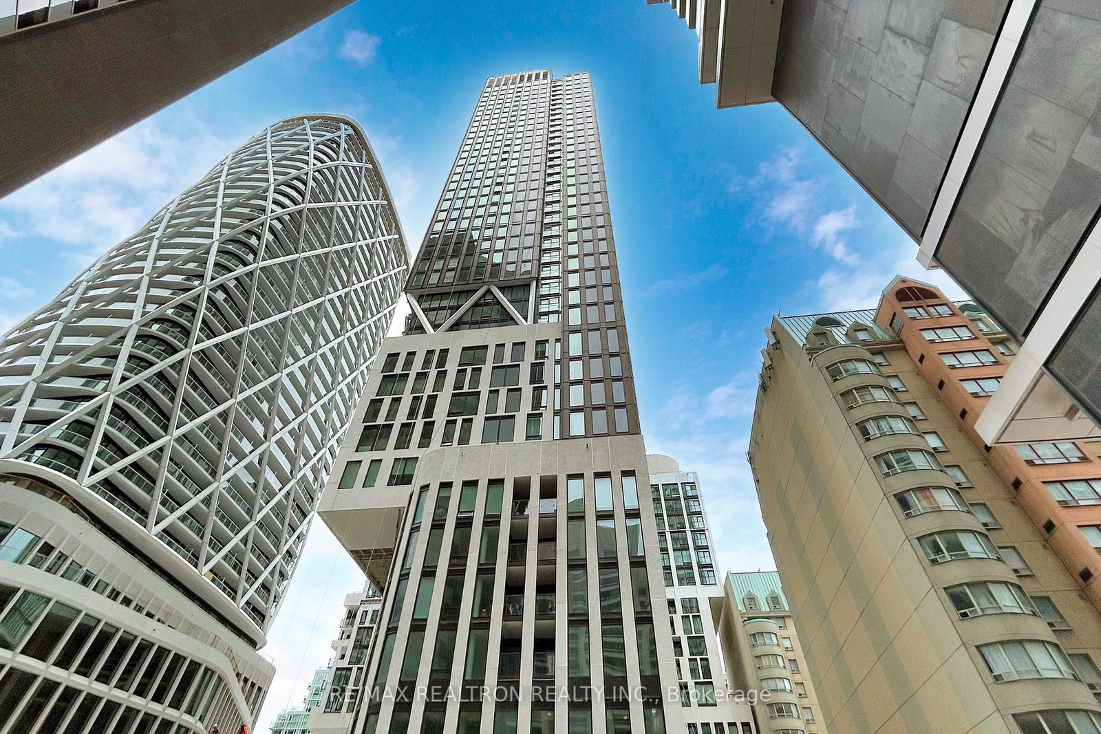 238-simcoe-street-toronto-ontario-c12358770