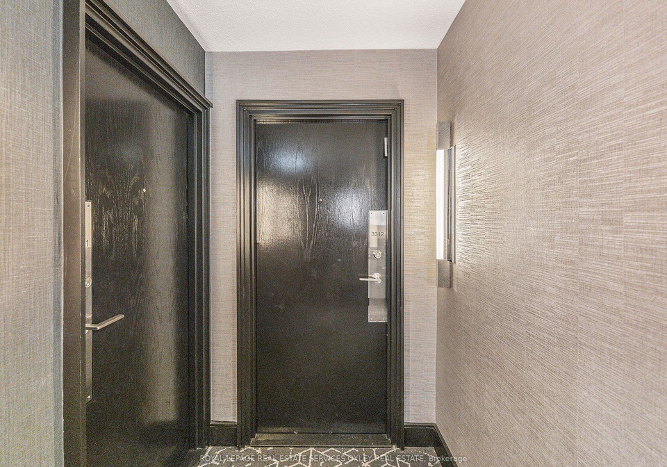8-park-road-toronto-ontario-c12358775