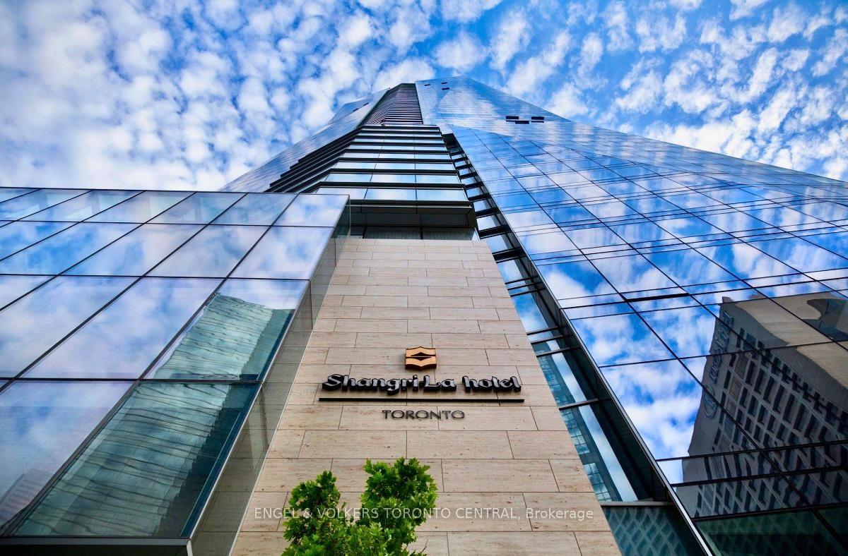 180-university-avenue-toronto-ontario-c12358930