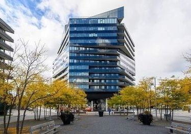 21-lawren-harris-square-toronto-ontario-c12359040