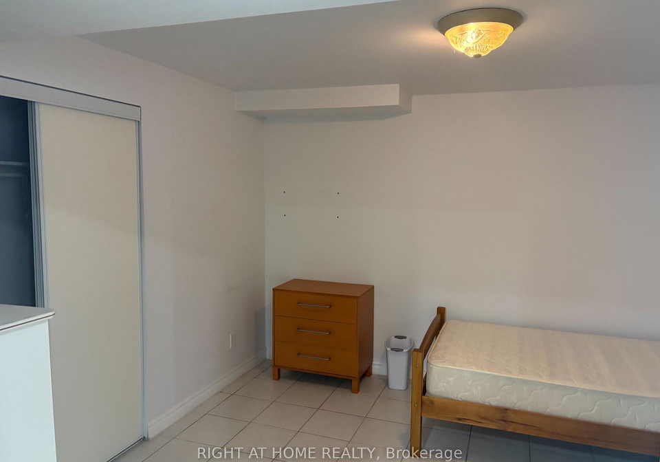 40-caracas-road-north-york-ontario-c12359539