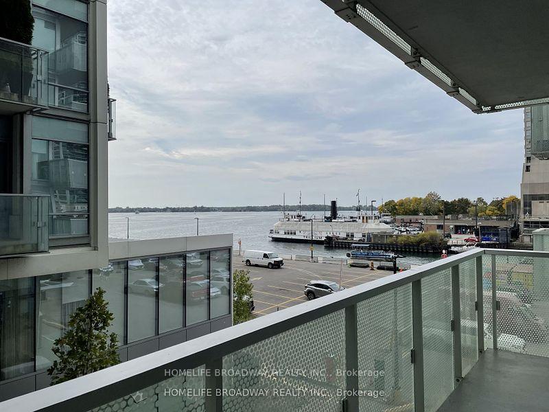 15-queens-quay-e-toronto-ontario-c12359795