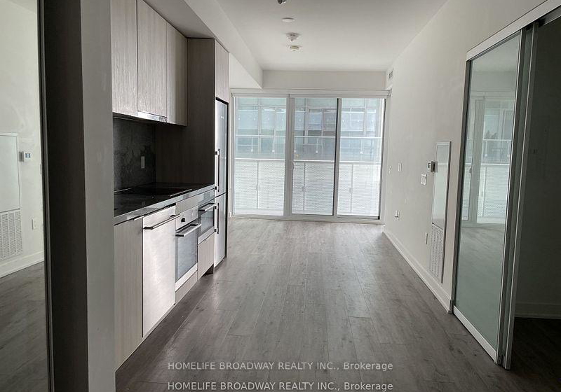 15-queens-quay-e-toronto-ontario-c12359795