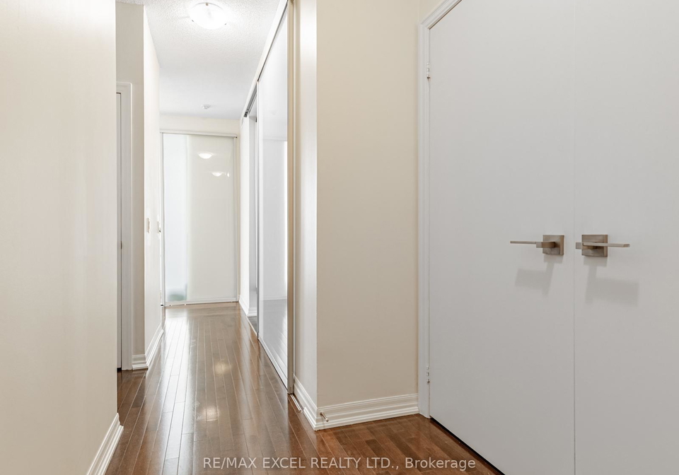 770-bay-street-toronto-ontario-c12360093