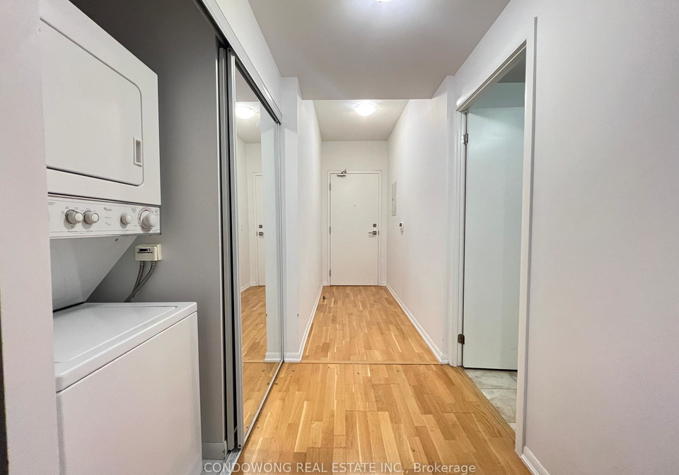 832-bay-street-toronto-ontario-c12360367