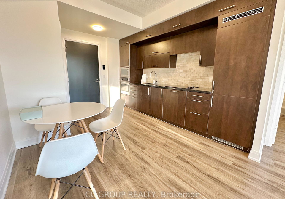 5-sheppard-avenue-e-north-york-ontario-c12360548