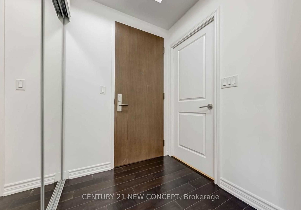 386-yonge-street-toronto-ontario-c12360605