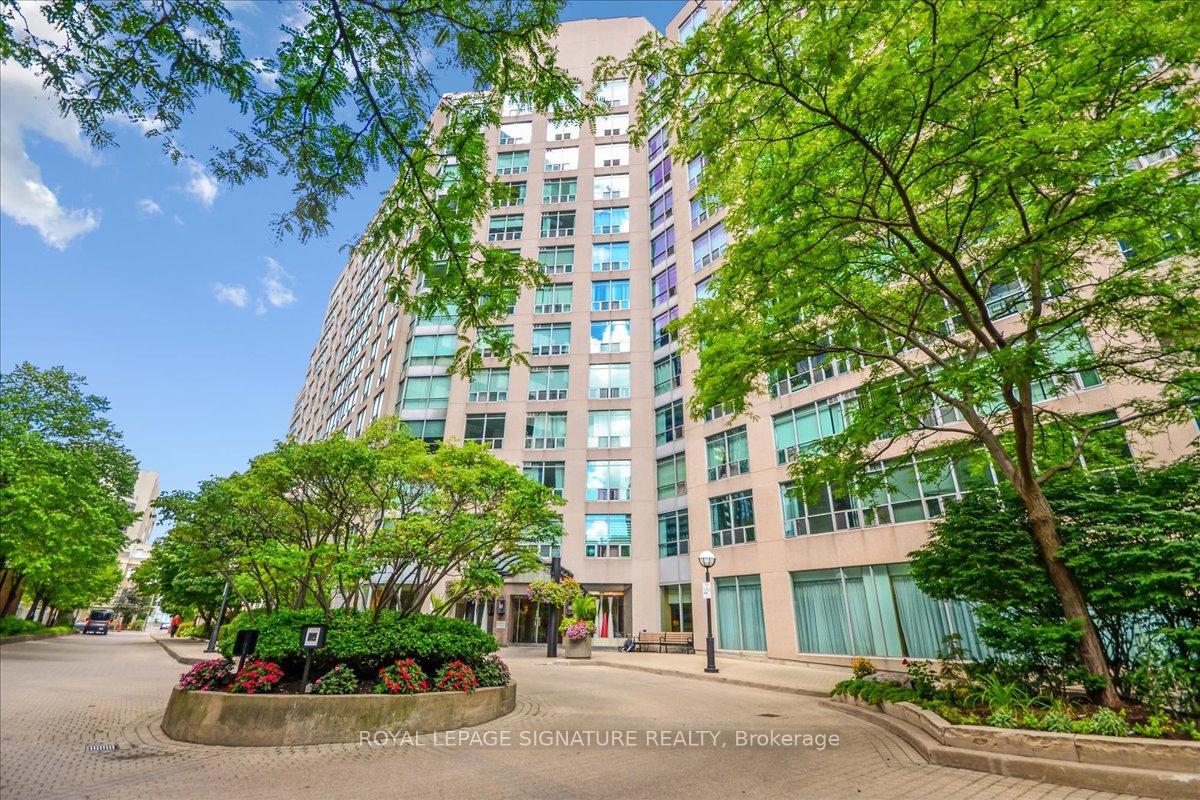 942-yonge-street-toronto-ontario-c12360774