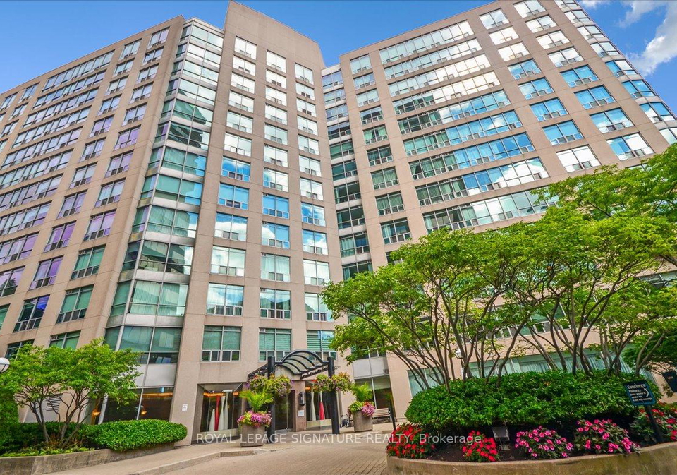 942-yonge-street-toronto-ontario-c12360774