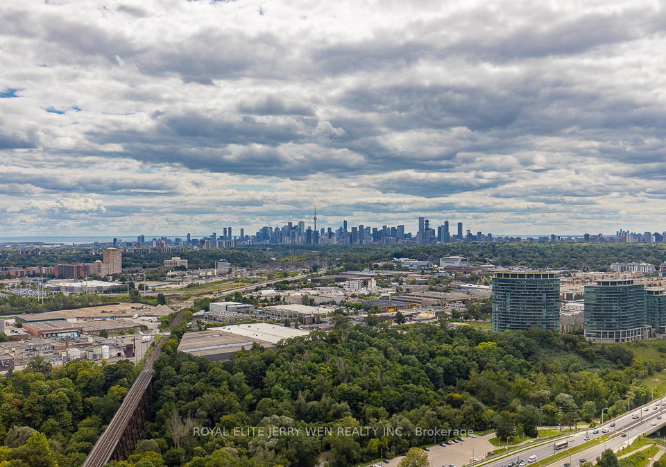 30-inn-on-the-park-drive-north-york-ontario-c12360871