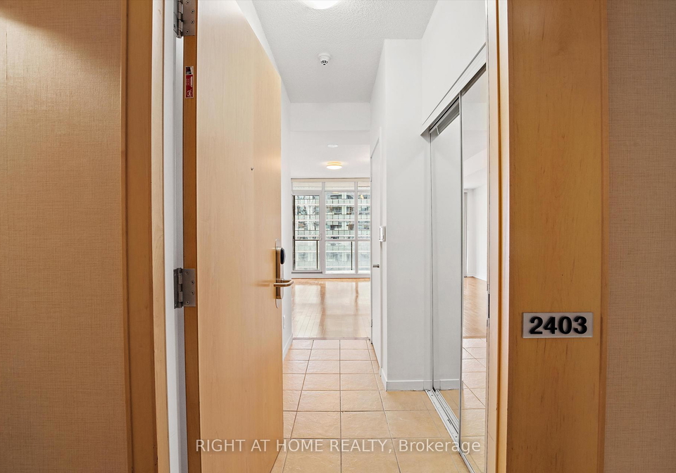 65-bremner-boulevard-toronto-ontario-c12361157