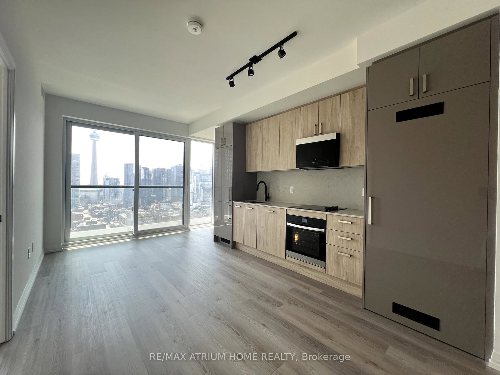 280-dundas-street-w-toronto-ontario-c12361341