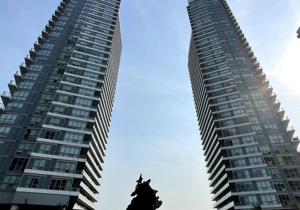 115-mcmahon-drive-north-york-ontario-c12361347